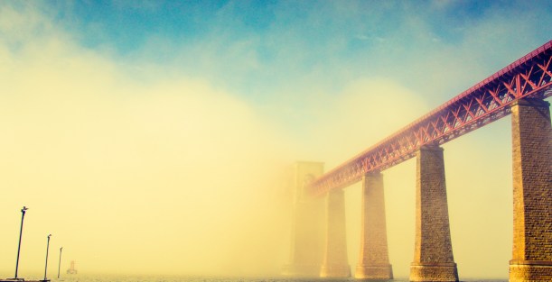 A bridge in South Queensferry, Scotland-Un pont sur South Queensferry, Écosse