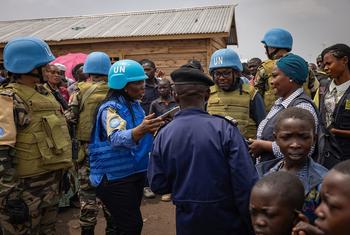 UN police officers talk to displaced people in a camp close to eastern Democratic Republic of the Congo provincial capital Goma. (file)