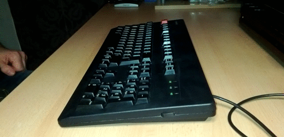 Cherry-keyboard-with-lifts