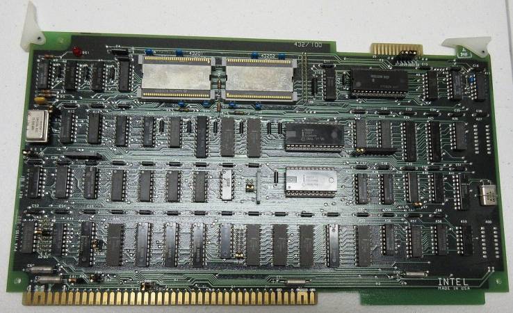 iAPX432 Board brouhaha_, CC BY-SA 2.0 https://creativecommons.org/licenses/by-sa/2.0 via Wikimedia Commons