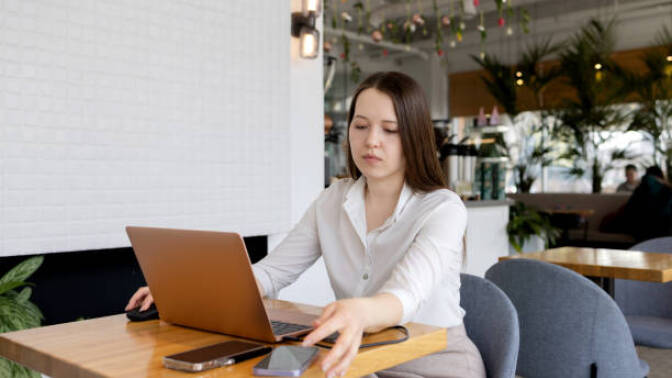 Women on Macbook Air