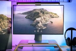 USB-Powered LED Monitor