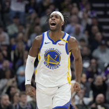  Buddy Hield #7 of the Golden State Warriors reacts after making a three-point shot against the Sacramento Kings during the second half of an NBA basketball game at Golden 1 Center on January 22, 2025 in Sacramento, California. 