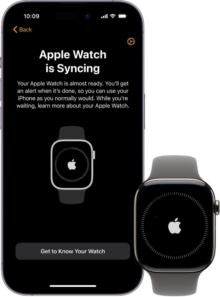 iPhone 和 Apple Watch 並排。iPhone 螢幕顯示「Apple Watch 正在同步」。Apple Watch 顯示同步進度。