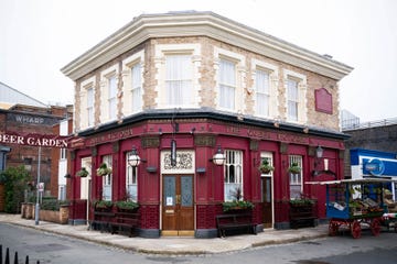 eastenders, new set, queen vic pub, albert square