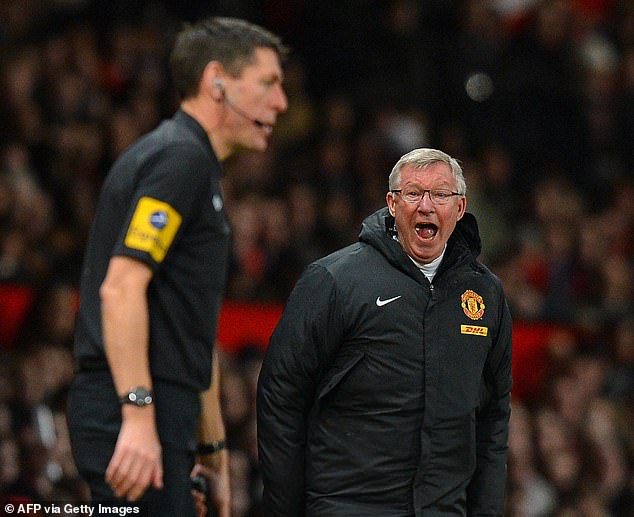 Scholes explained that Sir Alex Ferguson had told him he had 'let his team-mates down'