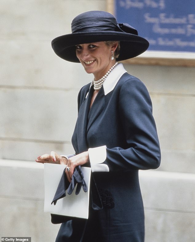 Princess Diana attended the wedding of Lady Sarah Armstrong Jones to Daniel Chatto wearing a similar four-string pearl choker which became one of her favourites