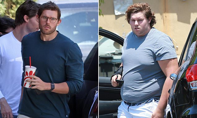 Nepo baby reveals incredible weight loss in rare outing with his famous family