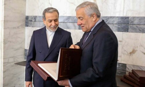 Iran, US task experts to design framework for a nuclear deal, Tehran says