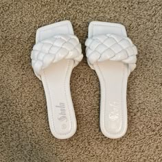 Never Worn White Slide Sandals With Braided Detail Sandals Black Women, Sandals Summer Heels, Slide Sandals Women, Sandals For School, Wide Foot Sandals, Girly Shoes Flats, Shein Slides, Baddie Sandals, Cute White Sandals