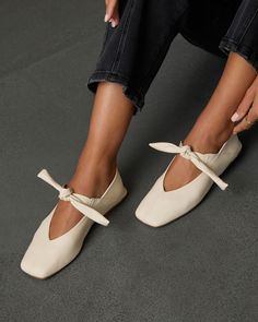 Step into romance with the Take My Hand Knotted Ballet Flats. Crafted from smooth faux leather, these beauties exude effortless French charm with the dainty knotted detail at the vamp that adds a touch of feminine flair, making them the perfect pairing for both casual dates and chic outings. Whether you’re strolling through autumn streets or enjoying a cozy café moment, these flats offer a blend of sophistication and comfort that will have you falling in love all season long. Smooth faux leather Adjustable knot tie accent at vamp Square toe Runs small, consider sizing up Material: Faux leather Knot Tie, Adjustable Knot, Take My Hand, Swimwear Bottoms, Sleeveless Cardigan, The Vamp, Casual Date, Shopping Day, Heeled Loafers