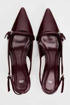 ZAPATO DESTALONADO HEBILLA - Rojo Burdeos | ZARA Estados Unidos de América / United States Kitten Heel Shoes, Slingback Heels, Slingback Shoes, Buckle Shoes, Aesthetic Shoes, Slingback Heel, Skorts, Kitten Heel, Shoes Trainers