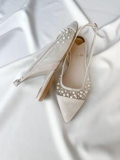 Bridal wedding flats 'Pearls Flats' are handmade using the best quality Italian upper suede, hand embroidery of pearls and beads, and genuine leather inside.  Inside there is a soft Memory foam insole, which gives a feeling of additional comfort when walking. Tunit outsole is made of a mixture of leather chips and rubber, it's more wear-resistant than leather and more durable. This type of outsoles is great for countries with rainy climates. Also, we use soft natural upper materials that wear we Bridal Shoes Flats Sandals Brides, Bridal Flats Shoes, Flat Bridal Shoes, Shoes Beaded, Pearl Wedding Shoes, Bridal Flats, Pearl Embroidery, Wedding Aesthetics, Wedding Shoes Flats