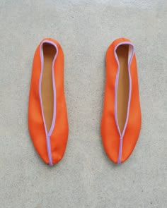 Traditional Taiwanese theater shoes in a vibrant orange satin with lilac trim #shopfuggiamo #ballet #madeintaiwan Apple Founder, Cute Summer Shoes, Orange Satin, Ballet Slippers, Shoe Lover, Vibrant Orange, Pink Satin, Sock Shoes, 40 Years