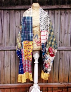 Diy Scarves, Patchwork Flannel, Upcycled Sewing, Scarf Diy, Flannel Scarves, Patchwork Scarf, Tutorial Sewing, Patchwork Clothes, Upcycle Clothing