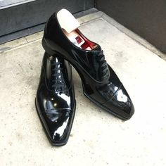 Handmade Black Patent Classic Oxford Men Dress Shoes on Storenvy Mens Patent Leather Shoes, Formal Shoe, Tuxedo Shoes, Quality Leather Boots, Men Dress Shoes, Custom Design Shoes, Gentleman Shoes, Elegance Style, Patent Leather Shoes