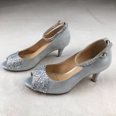 Alex Marie Nwot, Silver Suede With A Lovely Lite Blue Tint, Jeweled Toe & Adjustable Jeweled Ankle Straps, Open Toed, Cushioned Footbed, 3 Inch Heels, Oh So Pretty, Sexy And Feminine. 3022w6 Silver High Heel Shoes With Medium Width, Silver High Heels With Medium Width, Silver High Heels Of Medium Width, Silver Medium Width High Heels, Silver Embellished Heels, Silver Low Heel Wedding Shoes For Evening, Silver Almond Toe Heels For Gala, Silver Low Heel Medium Width Heels, Silver Round Toe Heels For Gala