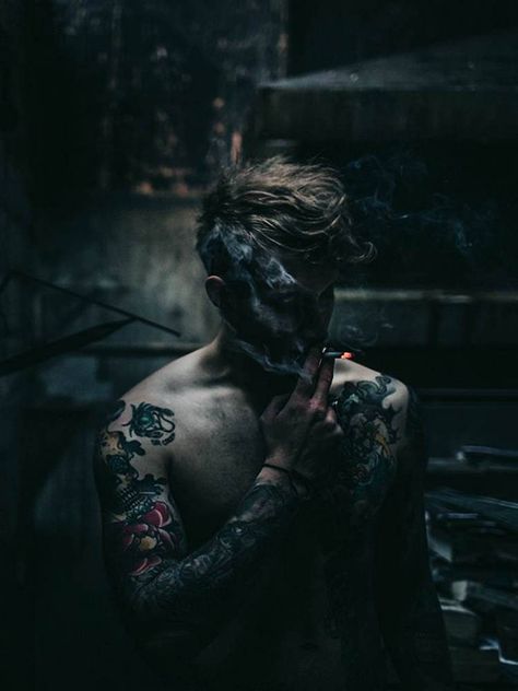 Arche Tato Dada, Rauch Fotografie, Der Joker, Hipster Grunge, Wallpaper Tumblr, Boy Photography, Dark Photography, Writing Inspiration, Belle Photo