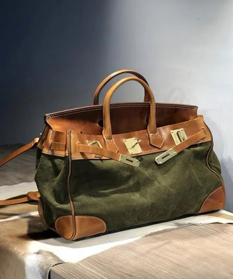 Italian Army Green Calf Leather Patchwork Tote Handbag – Omychic Italian Army, Leather Patchwork, Tote Handbag, Leather Fabric, Leather Handbag, Uganda, Tote Handbags, Army Green, Inside Pocket