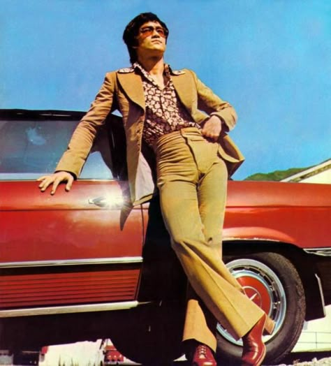 Mens 70s Fashion, 70s Mens Fashion, 70s Fashion Men, Gena Rowlands, Bruce Lee Photos, 70s Men, Moda Hippie, Green Hornet, Jeet Kune Do