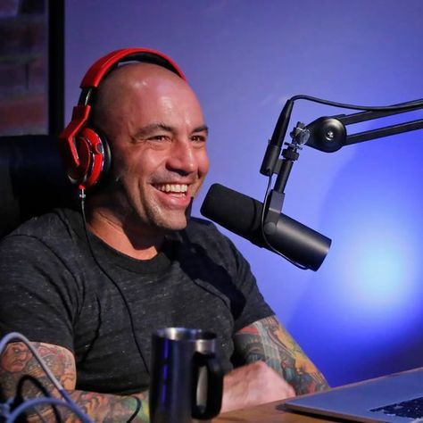 Joe Rogan Computer Game Room, Podcast Studio Ideas, Joe Rogan Experience, Podcast Studio, The Bunker, 4 Friends, Be A Leader, Amy Schumer, Photo Bank