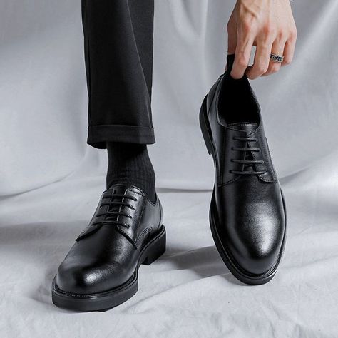 Formal Shoes For Men Classy, Fancy Shoes Men, Must Have Shoes For Men, Men Shoes Outfit, Mens Smart Shoes, Outfits For Wedding, Male Accessories, Gents Shoes, Suit For Wedding