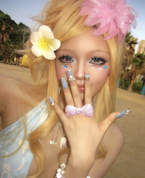 Tropical Gyaru, Summer Gyaru, Manba Gyaru, Gyaru Hair, Gyaru Aesthetic, Agejo Gyaru, Harajuku Barbie, Gyaru Style, Gyaru Makeup