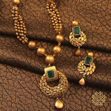 Antique Gold Jewelry Indian, Gold Necklace Indian, Gold Necklace Indian Bridal Jewelry, Jewelry Designing, Gold Pendant Jewelry, Indian Bridal Jewelry, Wedding Jewellery Collection, Necklace Indian, Antique Gold Jewelry