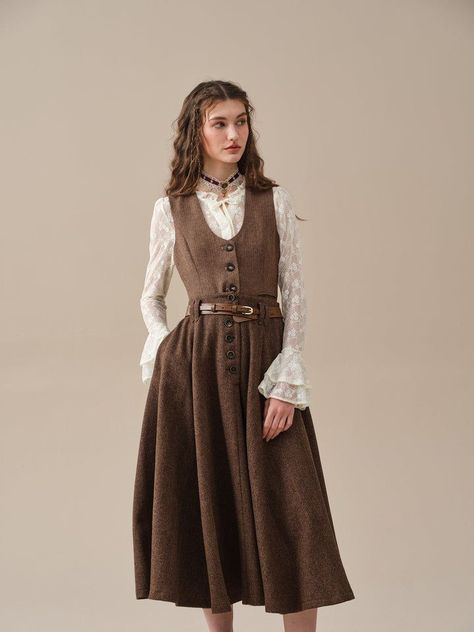 Norma 16 | Front buttoned wool skirt Late 1800s Womens Fashion, 1800s Farmer Clothes, Vintage With Modern Outfits, Woman Vintage Outfit, Olden Days Outfits, Victorian Era Fashion Modern, Womens Skirt Suit, Fitted Tweed Skirt With Buttons, Elegant Full Skirt With Buttons