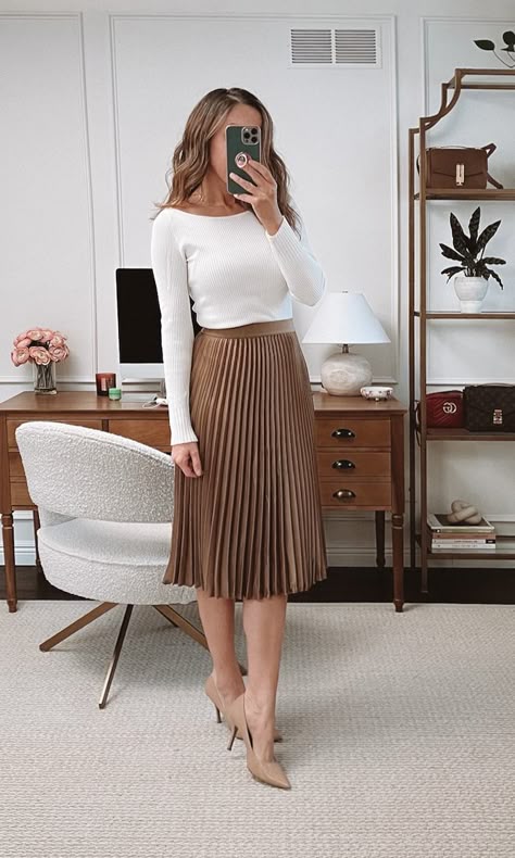 A Week in Outfits – WFH and Office outfit ideas Outfit For Ballet Night, Therapist Fashion Work Outfits, Business Professional Outfits For Curvy, Fall Office Wear Women, Office Christmas Party Outfit Cocktail, Pleated Skirt Outfit For Petite Women, Business Professional Outfits Dresses, Sophisticated Work Outfits Classy, Feminine Mom Style