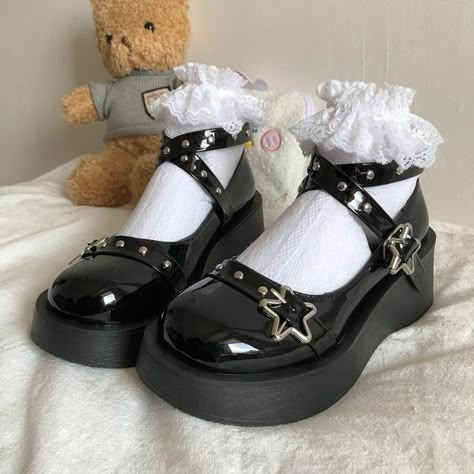 Mary Shoes, Harajuku Shoes, Platform Mary Jane Shoes, Shoes Preppy, Shoes Gothic, Shoes Star, Mary Jane Platform Shoes, Zapatos Mary Jane, Gothic Shoes