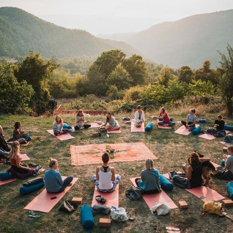 In just one month, you could be breathing deeply, moving mindfully and (re-)discover yourself during our Relax & Reconnect retreat in Tuscany. ☀ Are you looking for some last-minute peace of mind? Join Emma & Lisanne for a transforming Yoga and Breathwork Retreat from 1-6 July @Novanta90! Immerse yourself in the tranquility of nature, where serene landscapes invite you to find stillness. Imagine: Starting your day with a yogaclass overlooking the valley while hearing the sounds of birds, f... Nature Retreat Ideas, Exercise In Nature, Reconnecting With Nature, Wellness Retreat Aesthetic, Yoga Retreat Aesthetic, Retreat Aesthetic, Retreat Activities, Garden Yoga, Group Meditation