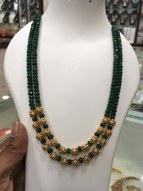 Bead Mala Designs, Old Design Gold Jewellery, Gold Beads Chain Designs, Pearl Beads Designs, Beads Collection Gold, Beaded Gold Jewelry, Black Beads Jewellery Designs, Jewelry Making Beads Necklace Design, Beads Gold Jewellery Indian