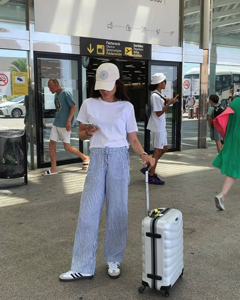 Classy Airport Outfit, Chic Airport Outfit, Chic Travel Outfit, Airport Outfit Summer, Comfy Airport Outfit, Thailand Outfit, Flight Outfit, Airport Travel Outfits, Airport Fit