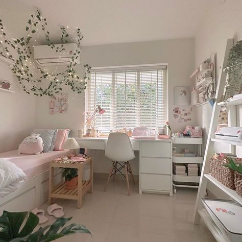 Rum Inspo, Hiasan Bilik, Room Redesign, Preppy Room Decor, Study Room Decor, Bilik Tidur, Girly Room, Preppy Room, Redecorate Bedroom