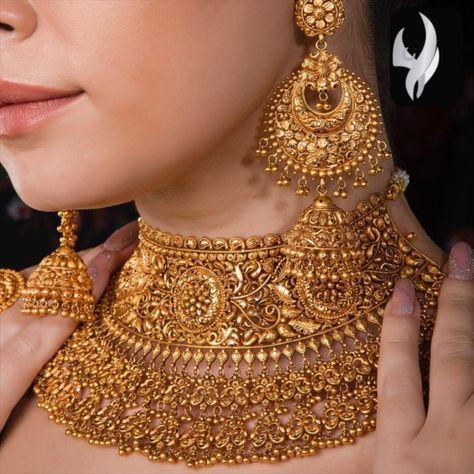 South Indian Wedding Jewelry, Temple Necklace, Indian Choker Necklace, Unique Gold Jewelry Designs, Indian Choker, Bridal Necklace Designs, Gold Jewels Design, Neck Pieces Jewelry, Antique Necklaces Design