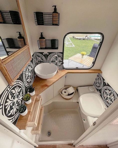 Caravan Decor, Tiny House Camper, Caravan Makeover, Camper Trailer Remodel, Kombi Home, Caravan Renovation, Diy Camper Remodel, Caravan Interior, Build A Camper Van