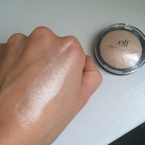 ELF Baked Highlighter in Moonlight Pearls. Follow my instagram @mellyfmakeup Olive Skin Tone Makeup, Skin Tone Makeup, Makeup Tip, Olive Skin Tone, E.l.f. Cosmetics, Elf Cosmetics, Olive Skin, Elf Makeup, Makeup Swatches