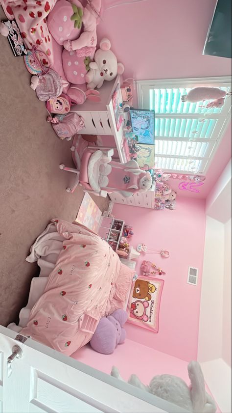 Polaroid Book, Sanrio Room, Kawaii Room Ideas, Hello Kitty Room Decor, Hello Kitty Bedroom, Nice Rooms, Images Hello Kitty, Kawaii Bedroom, Hello Kitty Rooms