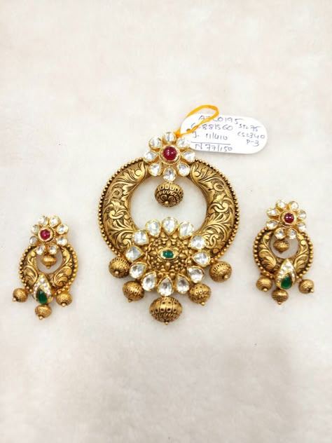 Chandbali Pendant Set Gold, Locket Earrings Set Gold, Pendant Sets Indian Gold Antique, Kundan Pendant Set Gold, Gold Pendant Set Designs Modern, Latest Mangalsutra Designs 2020, Antique Pendal Set Design In Gold, Pendent Set Gold Antique, Gold Pandent Set Design