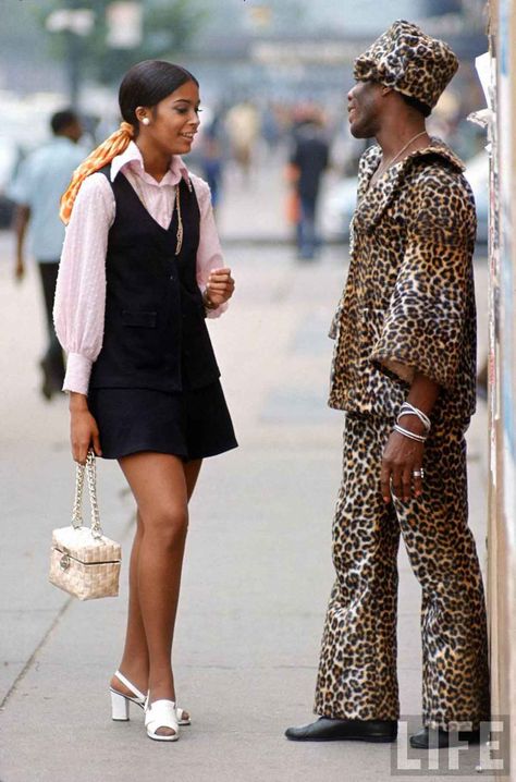 1960s-Fashion---The-New-York-Look-1969 Moda Z Lat 70., Looks Adidas, 60s 70s Fashion, 70s Inspired Fashion, Sixties Fashion, Looks Party, Looks Street Style, 1960s Fashion, 70s Inspired