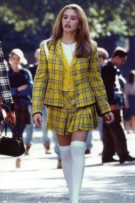 Clueless Outfits Inspiration, Cher Horowitz Outfit, Cher Clueless Outfit, Range Rover Mum, Cher Outfit, Decades Outfits, Cher Outfits, Clueless Cher, Preppy Aesthetic Outfits