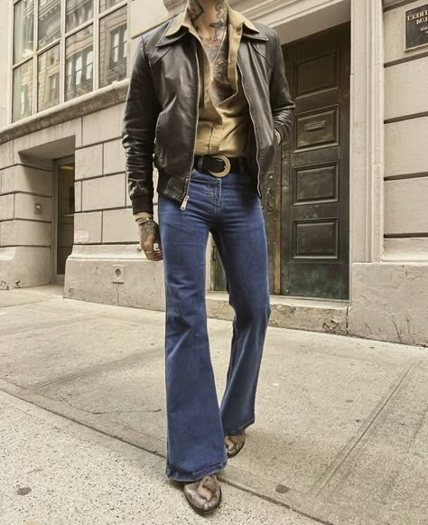 70s Mens Fashion, Bell Bottom Jeans Outfit, 70s Fashion Men, 70s Inspired Outfits, 70s Men, Outfits 70s, 70s Inspired Fashion, 70s Outfits, 70’s Fashion