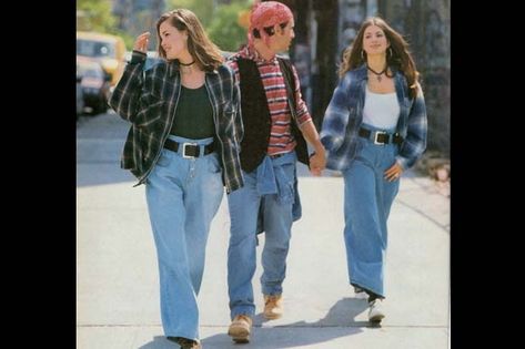 90s fashion - stripes, plaid shirts, high-waisted jeans, chokers, bandana, sweatshirt around the waist 80s Fashion With Jeans, 90s Parachute Pants Outfit, 90s Costume Party Outfits, 90ms Fashion, 90's Fashion Trends, 90s Plaid Outfits, 80 Fashion Women Vintage 1980s Style, 90s Highschool Fashion, 90s Diy Outfits