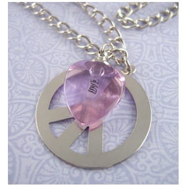 Make Love Not War Chain
