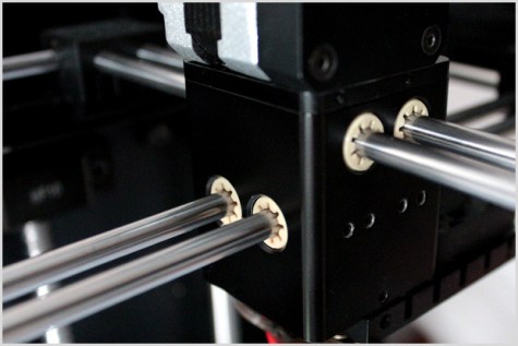The Zortrax M200 has self-lubricating plastic bushings pressed into Metal. A very reliable assembly.
