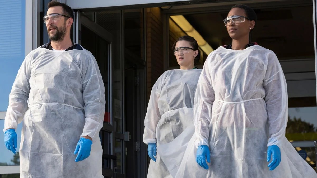 (L-R): Noah Wyle as Dr. Michael, Isa Briones as Dr. Santos and Tracey Ifeachor as Dr. Collins in "The Pitt" Season 1 (Max)