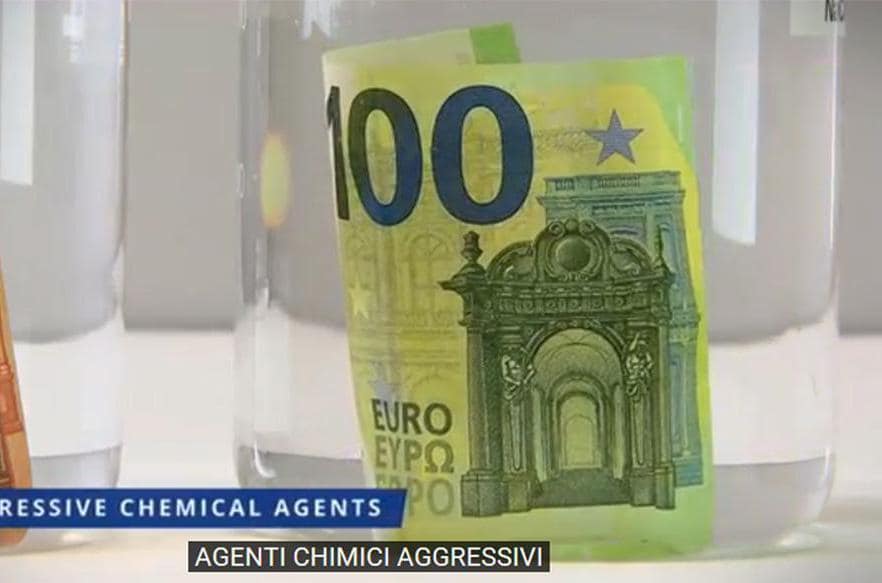 Entreranno in circolazione a fine maggio le due nuove banconote della serie 'Europa', con l'effigie della divinità della mitologia ellenica, dal taglio di 100 e 200 euro e con nuove caratteristiche studiate per migliorare sicurezza e resistenza. Lo annuncia la Banca centrale europea, che così completa la nuova serie introdotta gradualmente negli ultimi anni a partire dalla banconota da cinque euro (2013). ANSA