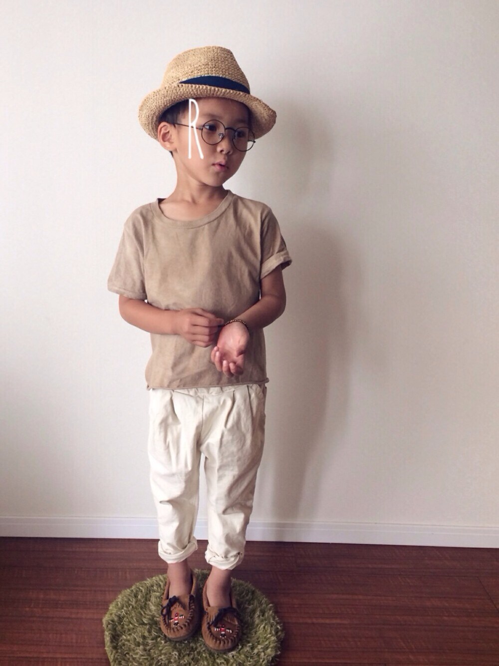 マディさんの「オーバーダイテーパードタックロングＰ (80～140cm)（MARKEY'S）」を使ったコーディネートの1枚目の写真