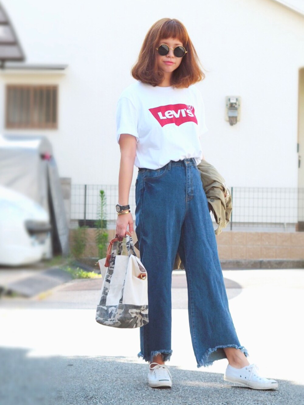 natsupooさんの「【追加予約】バットウイングTシャツ（Levi's）」を使ったコーディネートの1枚目の写真